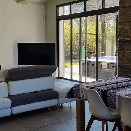 Belle Avec Piscine Au Coeur De Villa Cestas