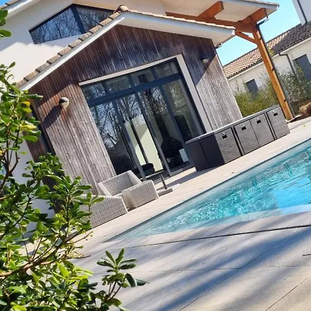 Belle Avec Piscine Au Coeur De Villa *