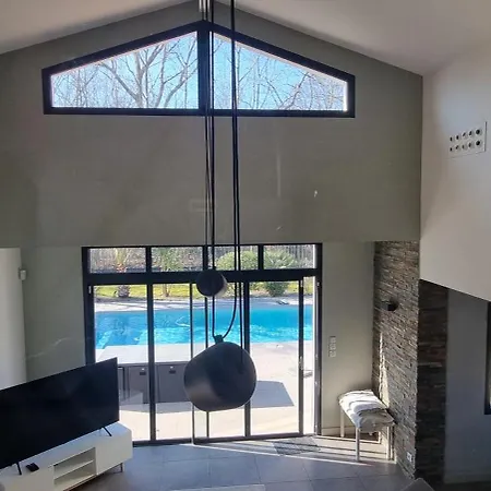 Belle Avec Piscine Au Coeur De Cestas
